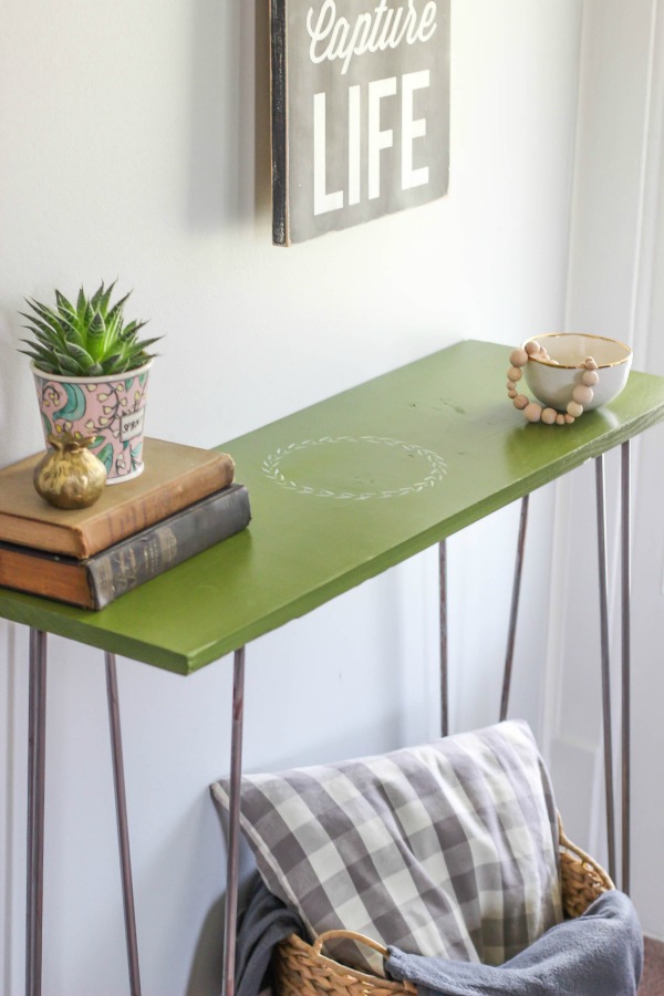 hairpin table