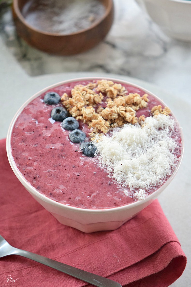 Blueberry Coconut Smoothie Bowl